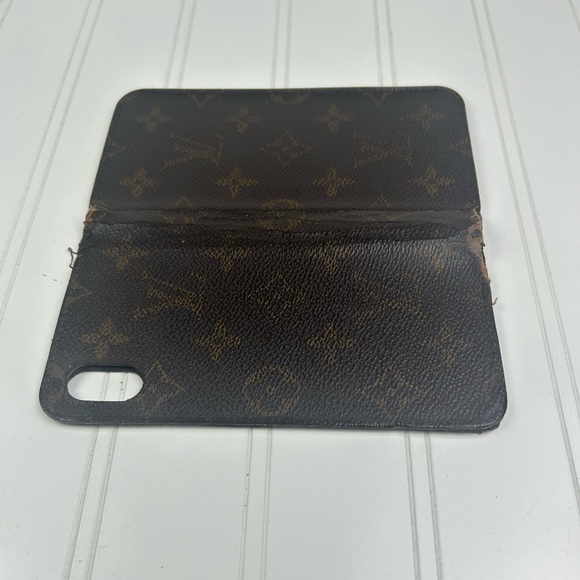 Louis Vuitton Monogram iPhone Case - Picture 5 of 10